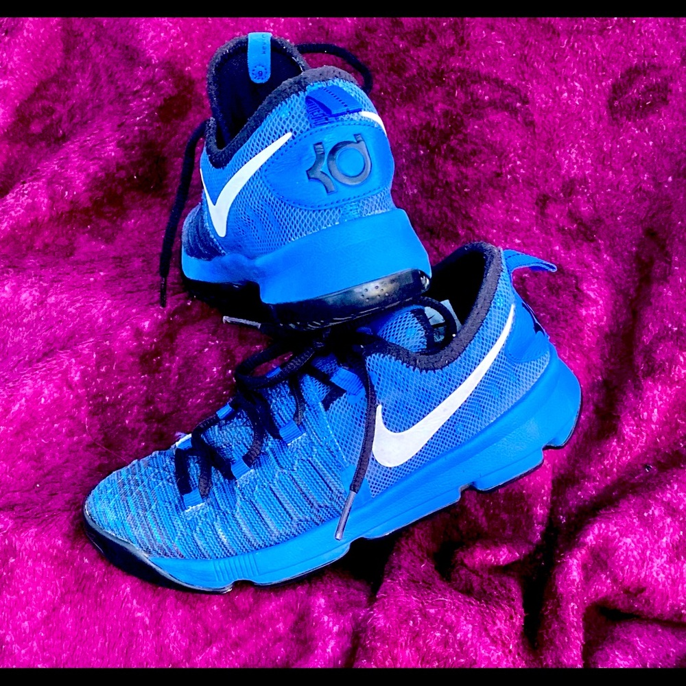 Nike KD’s, size 1.5 boys! Gently used condition.